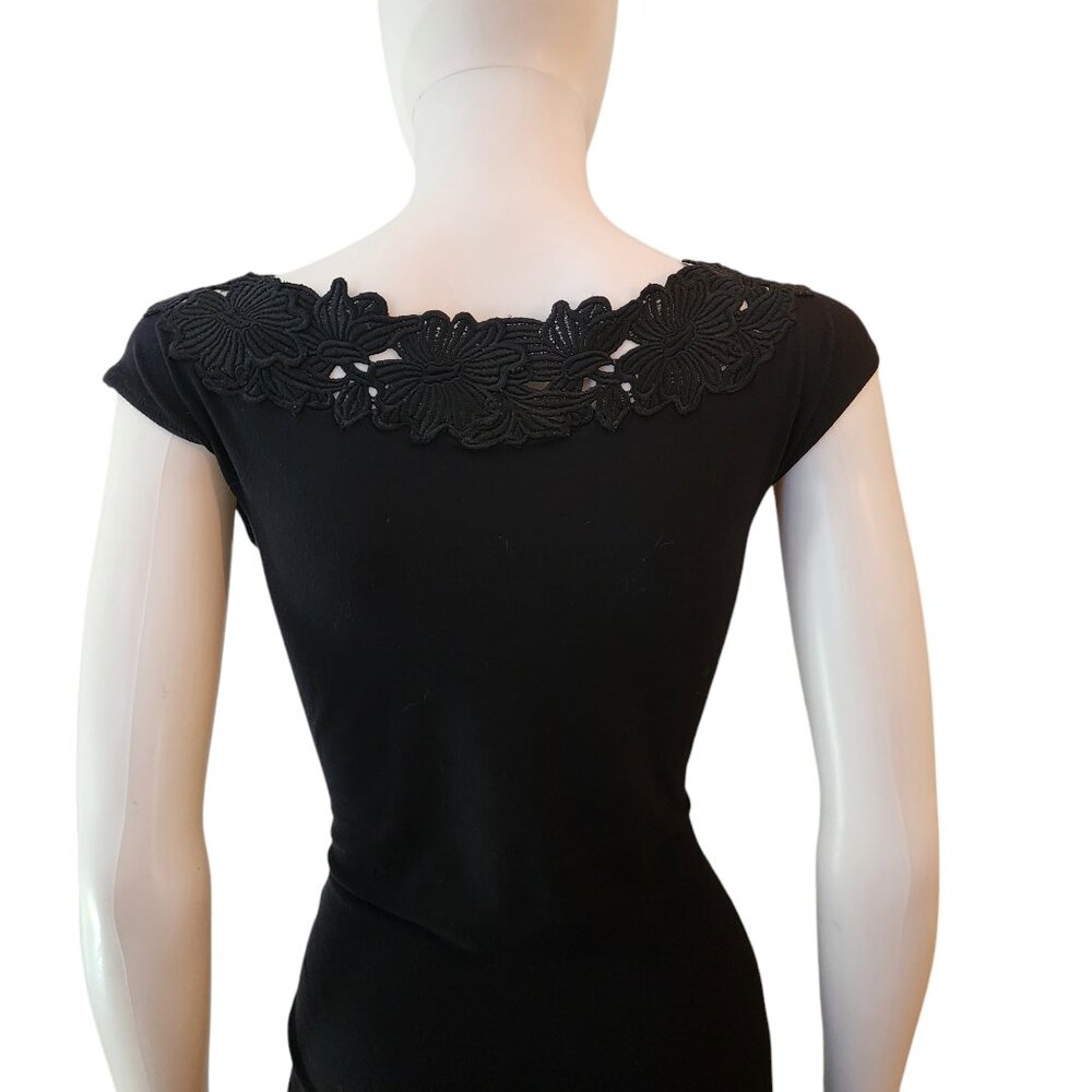 Cotton V-Neck Laced Bodycon Dress - Picture 6 of 9